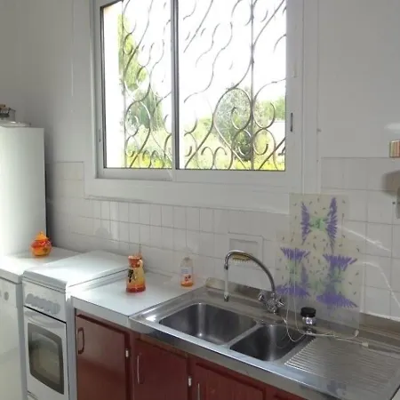 House 2 Chambres Entouree De Verdure בית נופש *