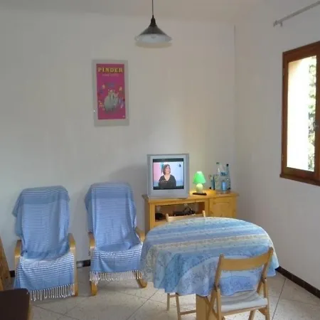 House 2 Chambres Entouree De Verdure *