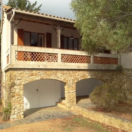 House 2 Chambres Entouree De Verdure 카발레르쉬르메르