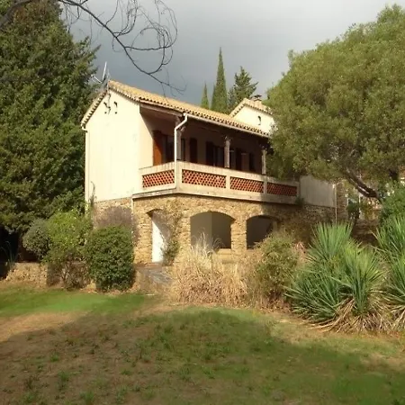 House 2 Chambres Entouree De Verdure 펜션 *